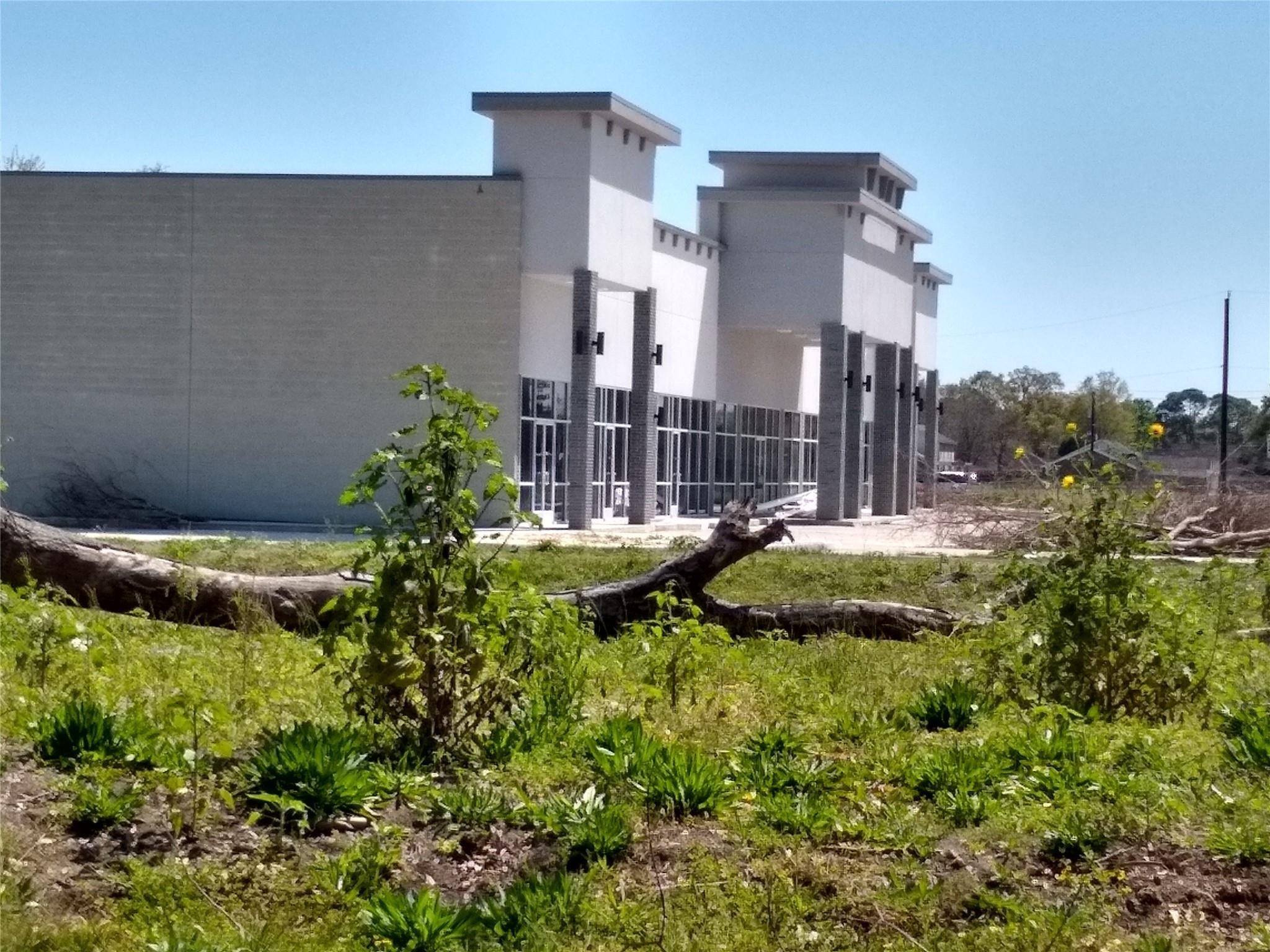 2117 Allen Genoa Road Pasadena, TX 77502 - Photo 4 of 5 Next Door Neighbor