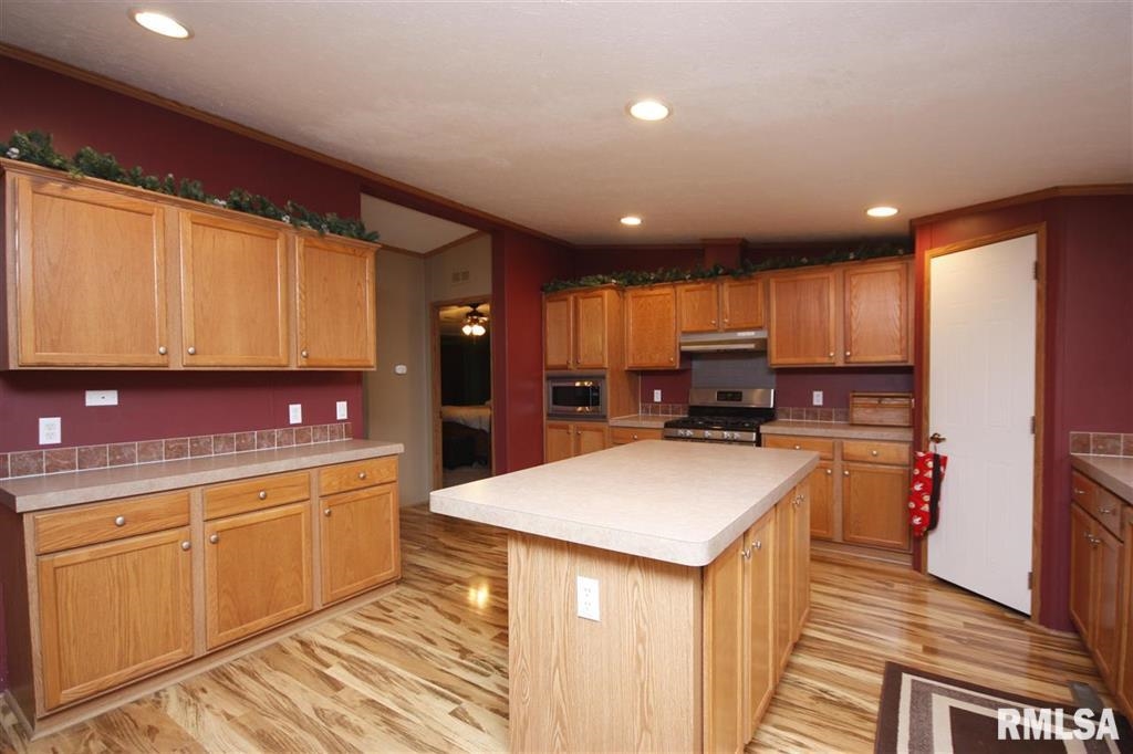 26365 North Orion School Road Canton, IL 61520 - Photo 3 of 29 Gallery Image 3