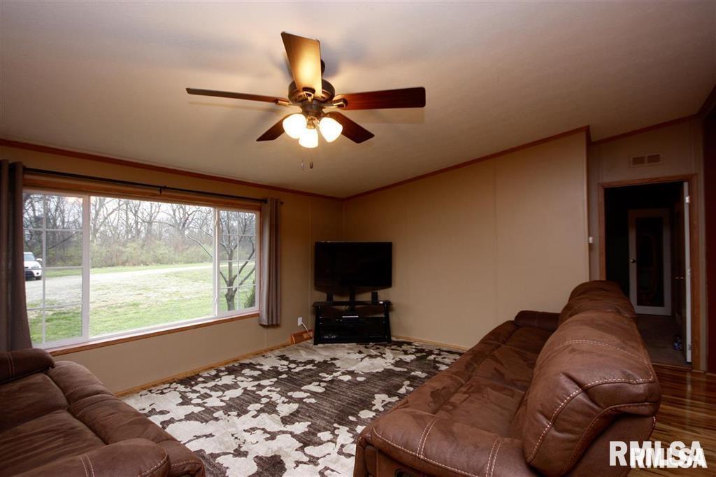 26365 North Orion School Road Canton, IL 61520 - Photo 9 of 29 Gallery Image 9