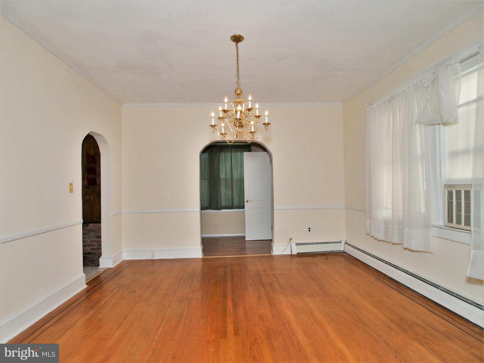512 Westgate Road Baltimore, MD 21229 - Photo 14 of 23 Dining Room