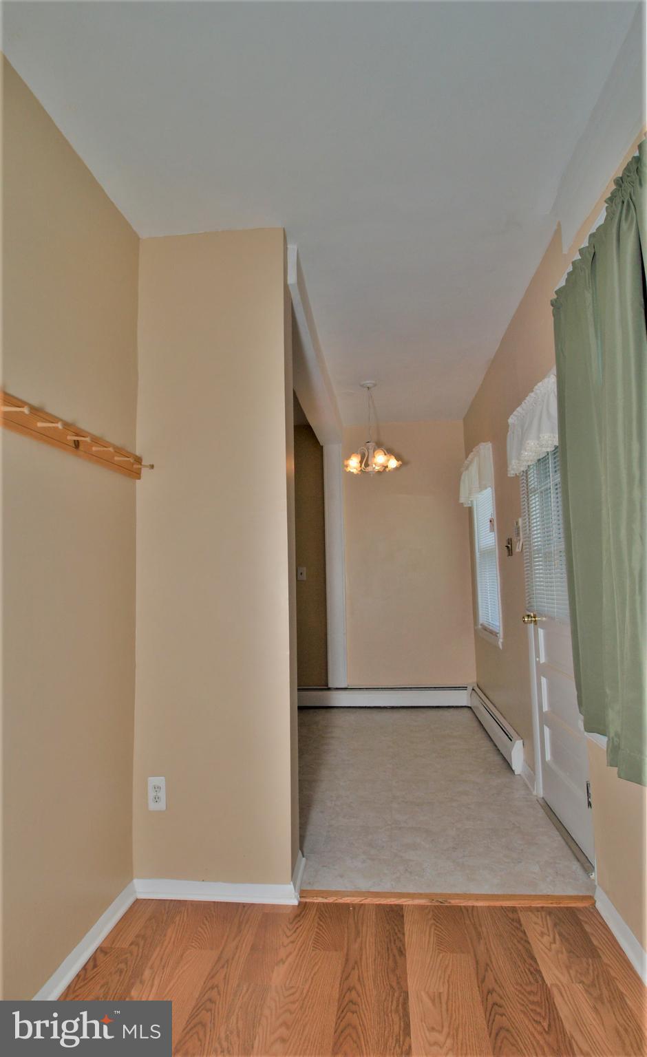 512 Westgate Road Baltimore, MD 21229 - Photo 16 of 23 Kitchen Table Area View