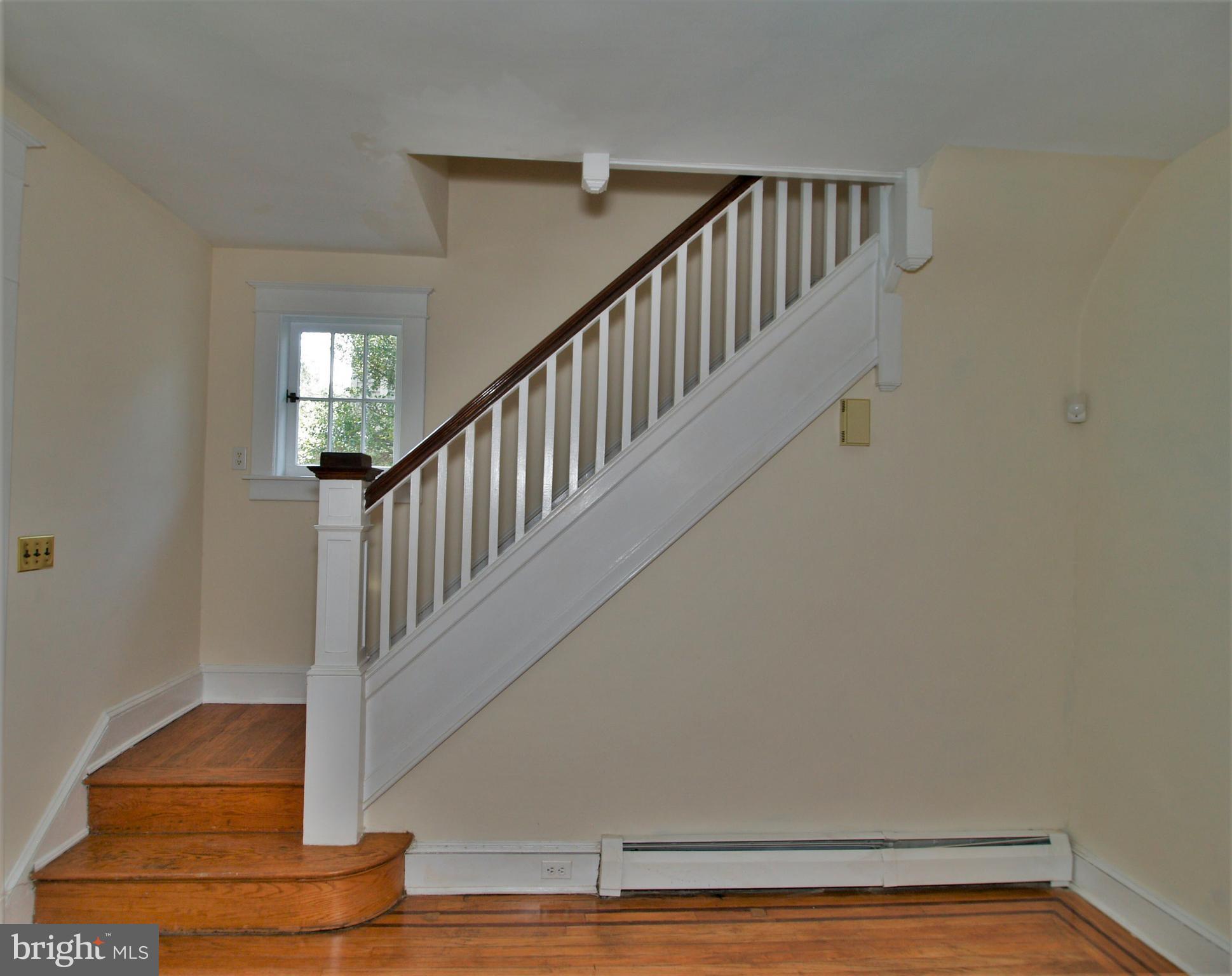 512 Westgate Road Baltimore, MD 21229 - Photo 5 of 23 Interior (General)