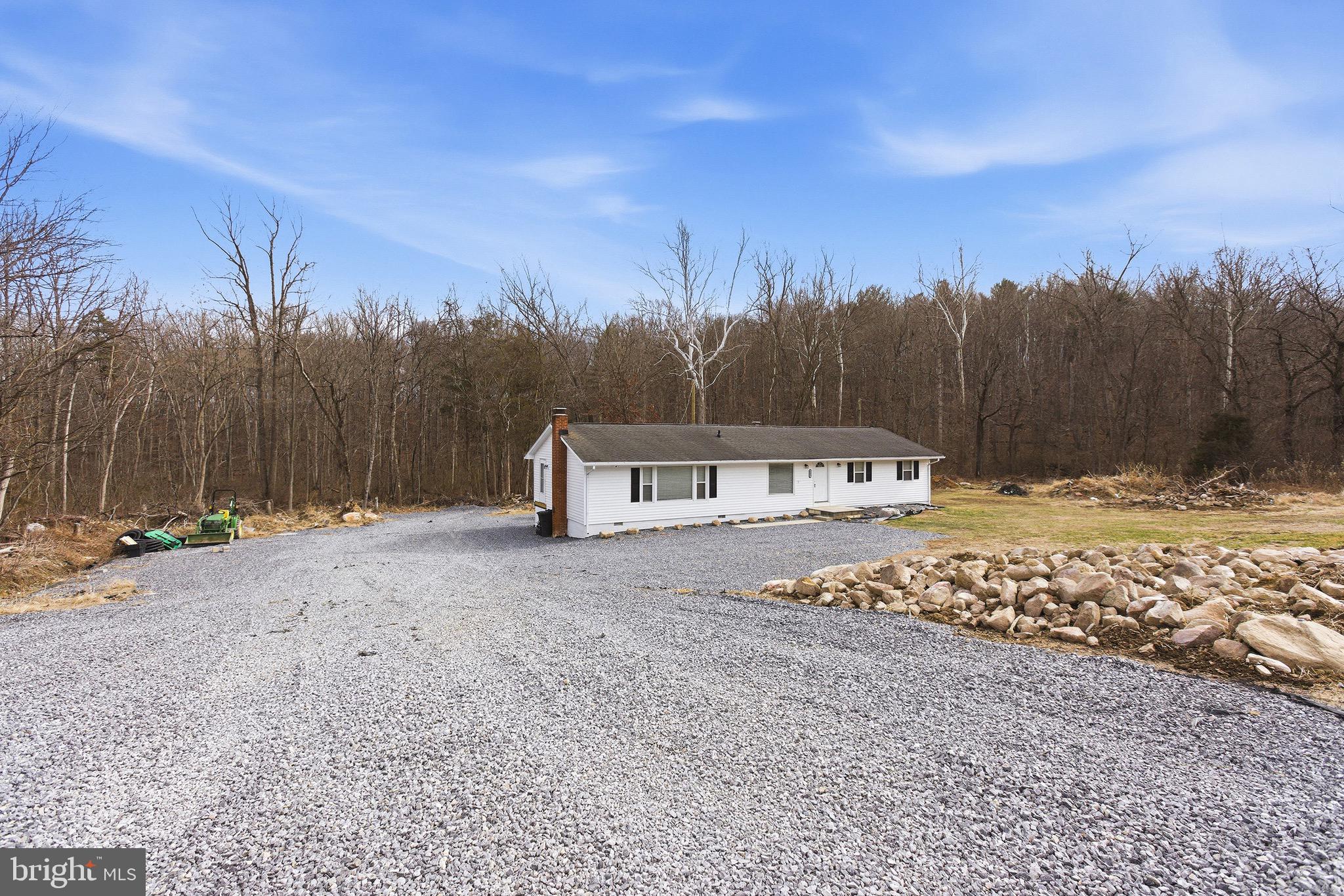 5002 East Point Road Elkton, VA 22827 - Photo 2 of 25