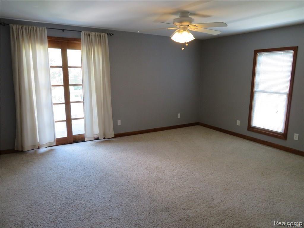 24 South Holcomb Road Clarkston, MI 48346 - Photo 34 of 61 34.jpg