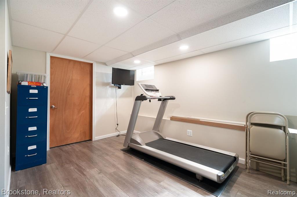 391 Elmhill Road Rochester Hills, MI 48306 - Photo 30 of 44