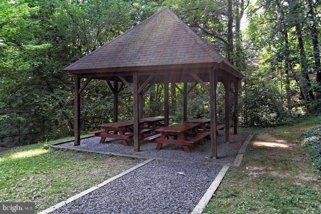 $360,000 | 1633 Ripon Place, Alexandria, VA 22302