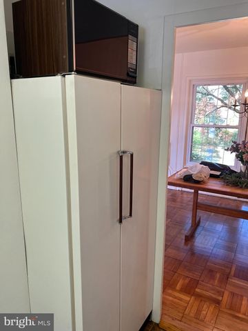 $360,000 | 1633 Ripon Place, Alexandria, VA 22302