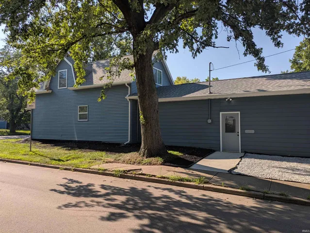 $230,000 | 1201 South Twyckenham Drive, South Bend, IN 46615