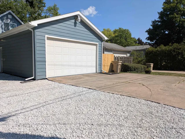 $230,000 | 1201 South Twyckenham Drive, South Bend, IN 46615