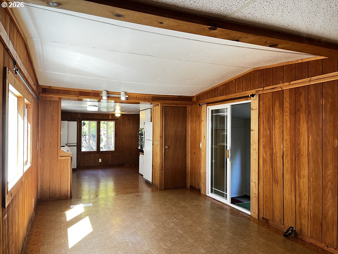 85141 Cedar Drive Florence, OR 97439 - Photo 12 of 37 a view of a hallway with an entryway