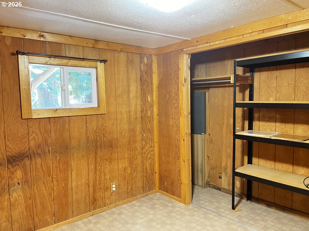 85141 Cedar Drive Florence, OR 97439 - Photo 23 of 37 a view of front door