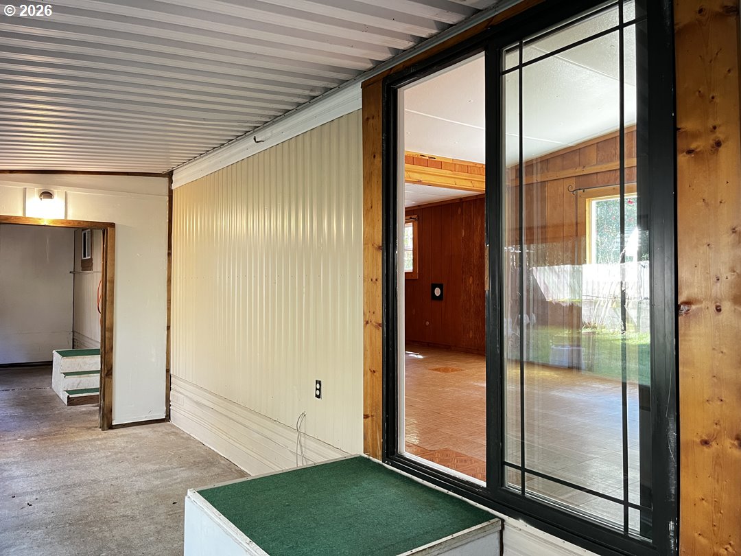 85141 Cedar Drive Florence, OR 97439 - Photo 28 of 37 a view of an entryway