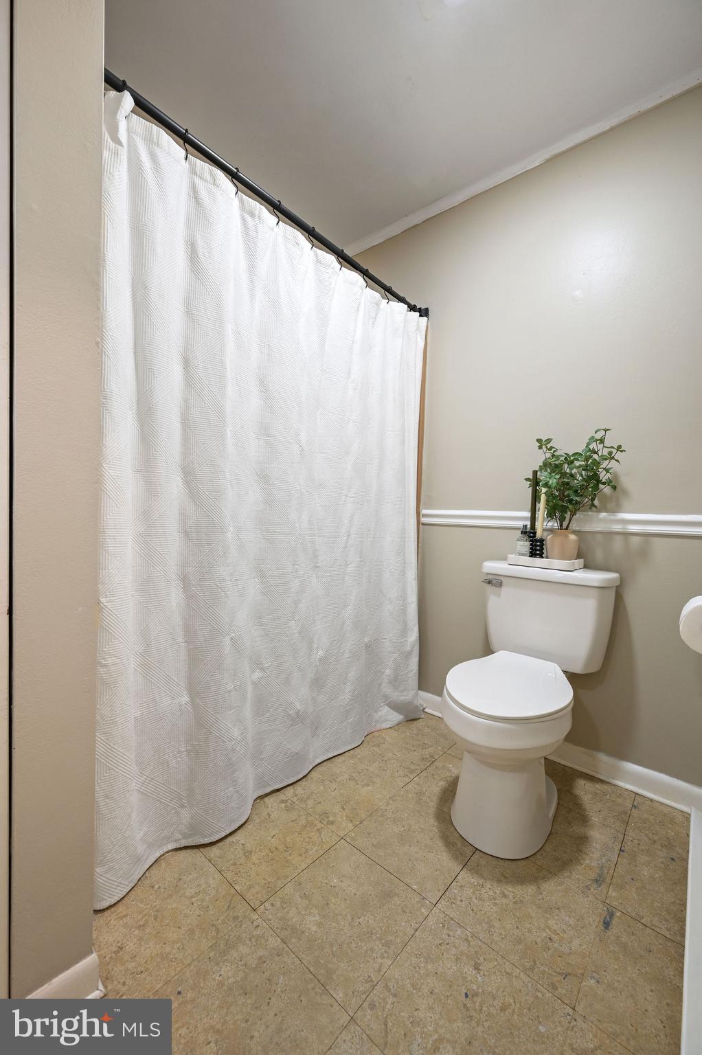 1023 South State Street Dover, DE 19901 - Photo 21 of 27 Primary Bath