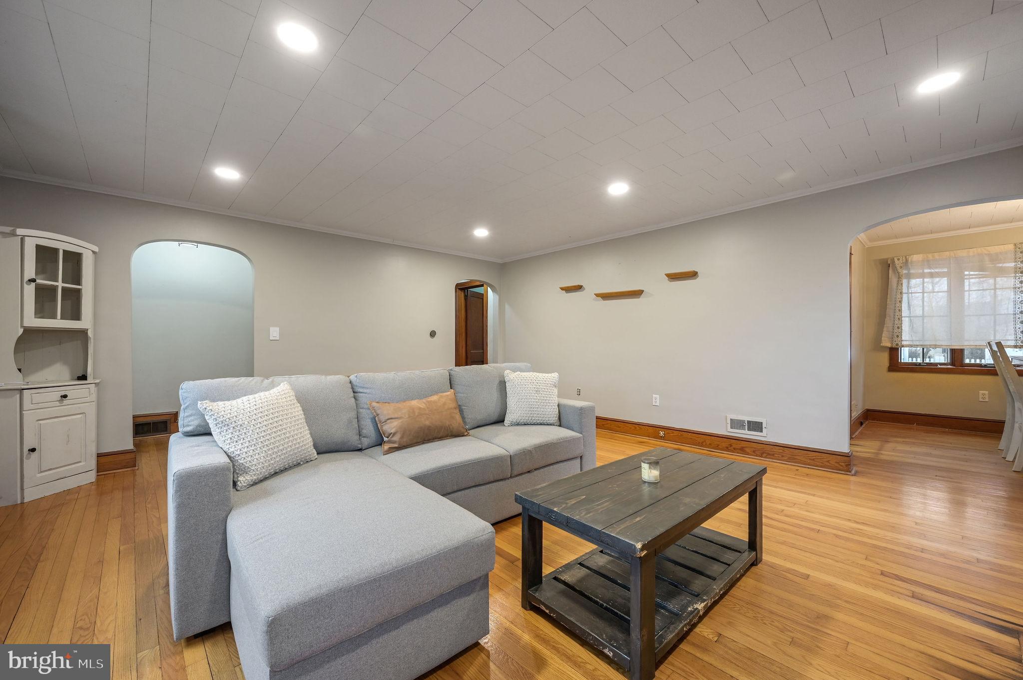 1023 South State Street Dover, DE 19901 - Photo 10 of 27 Living Room