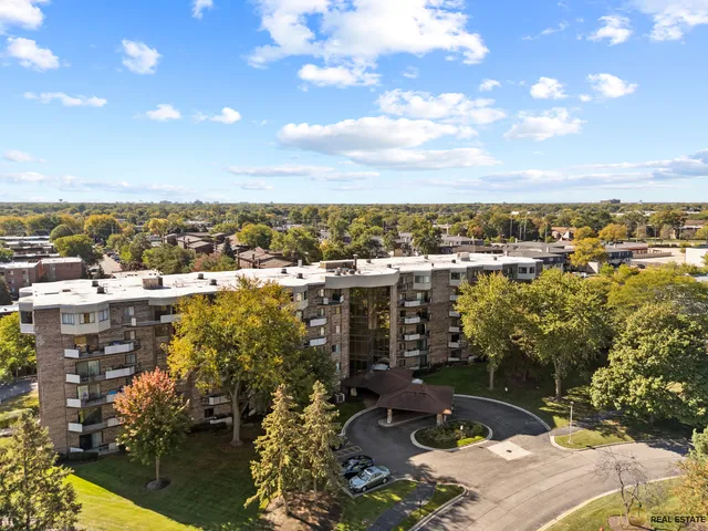 $190,000 | 1275 East Baldwin Lane, Unit 601, Palatine, IL 60074