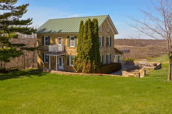 $1,800 | 3884 Breezy Hill Road, Fennimore, WI 53809