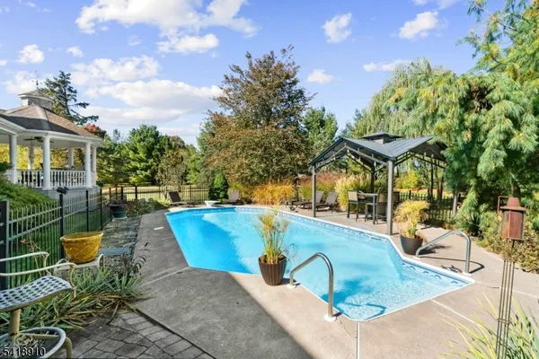 $775,000 | 25 Leah Lane, Greenwich, NJ 08886