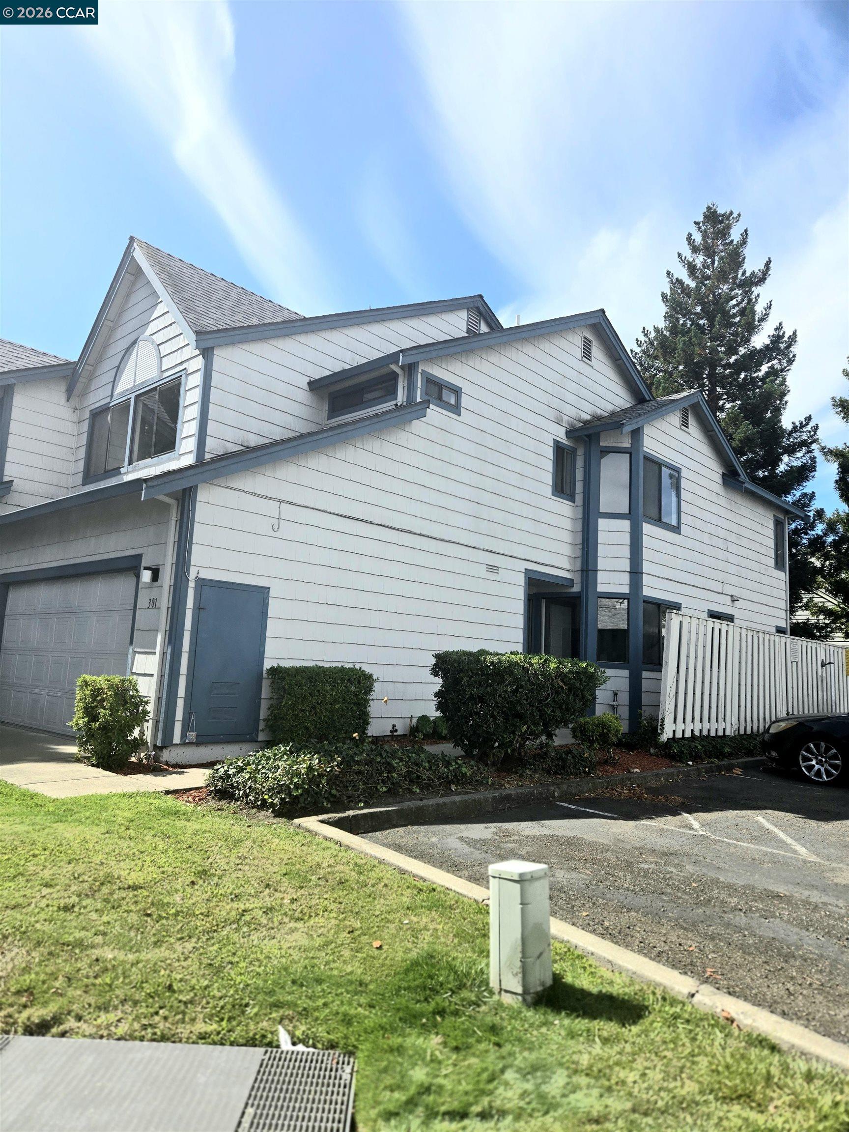 301 Del Monte Way, Unit END Pinole, CA 94564 - Photo 2 of 40 Gallery Image 2