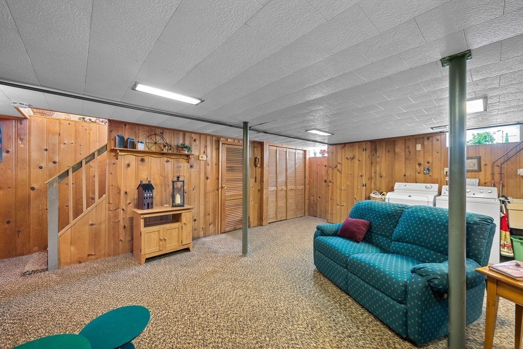 16 Thornton Road Worcester, MA 01606 - Photo 20 of 29 Gallery Image 20
