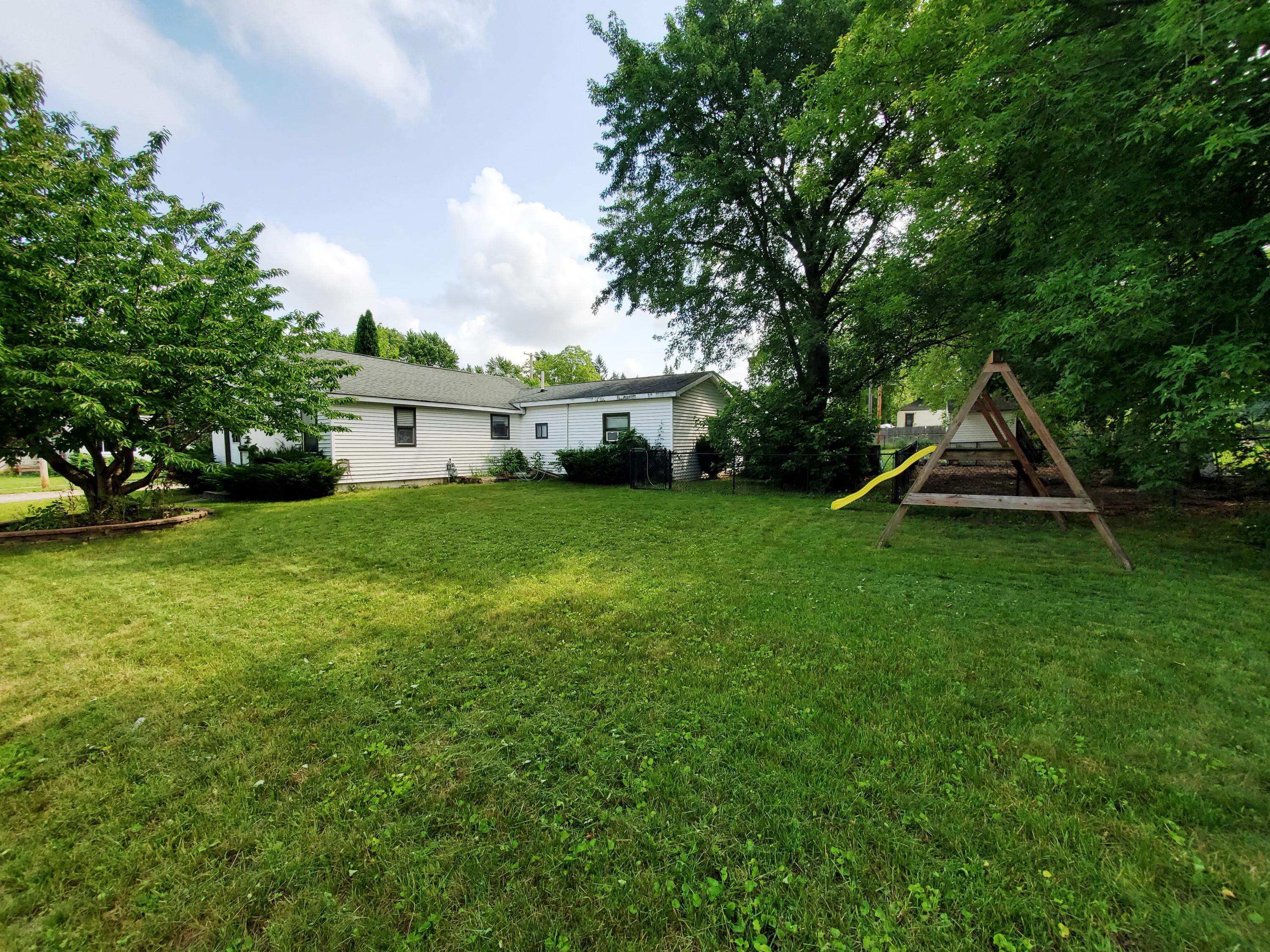 948 Ernst Street Cadillac, MI 49601 - Photo 2 of 22 20210716_112136