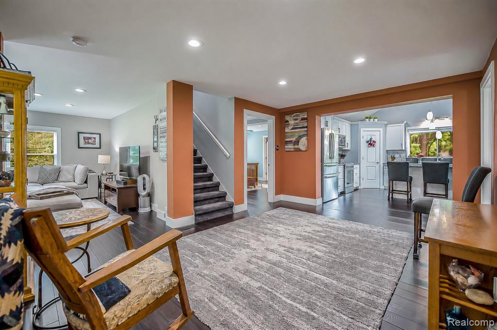 9137 Maltby Road Brighton, MI 48116 - Photo 5 of 41