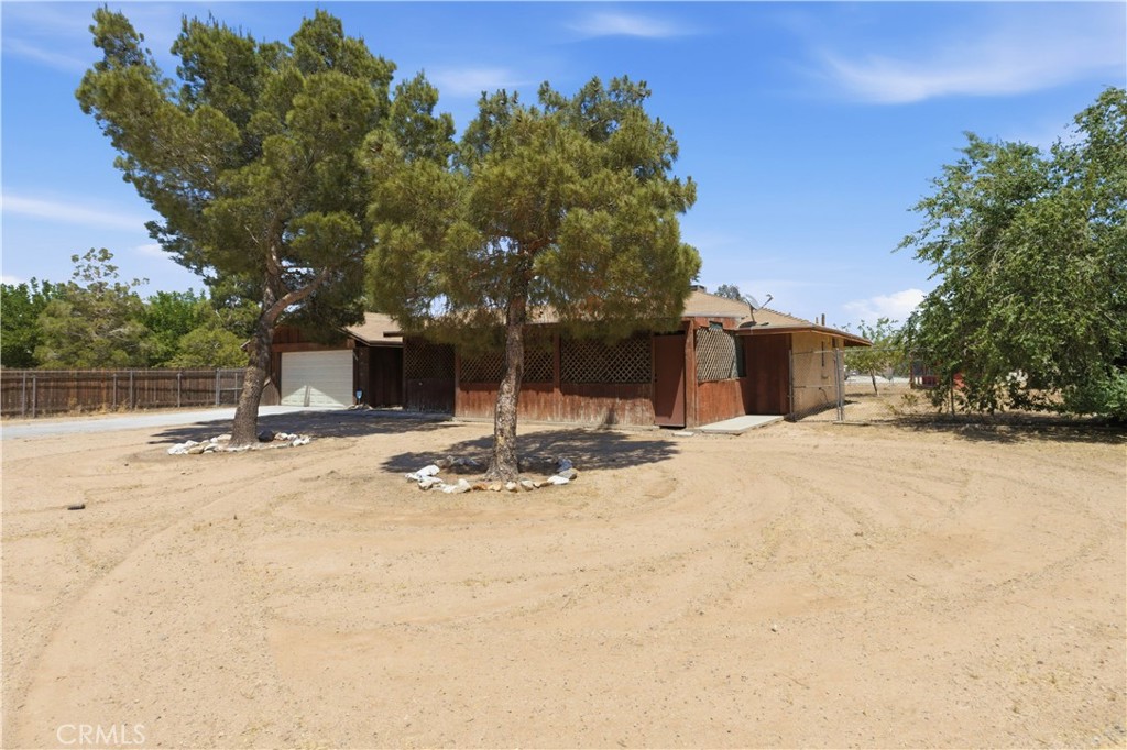 12365 Waynoka Road Apple Valley, CA 92308 - Photo 3 of 36