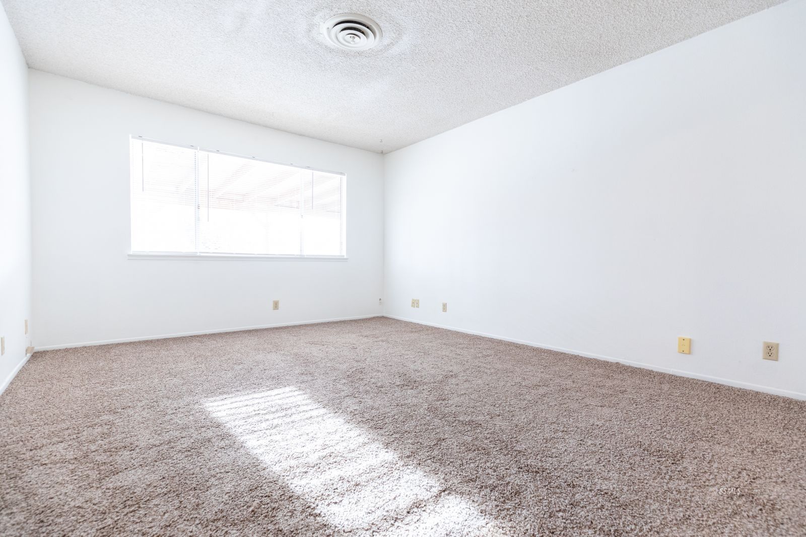 1000 Sherri Street Ridgecrest, CA 93555 - Photo 4 of 30