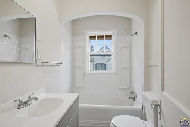 $99,500 | 2638 Southeast Virginia Avenue, Topeka, KS 66605