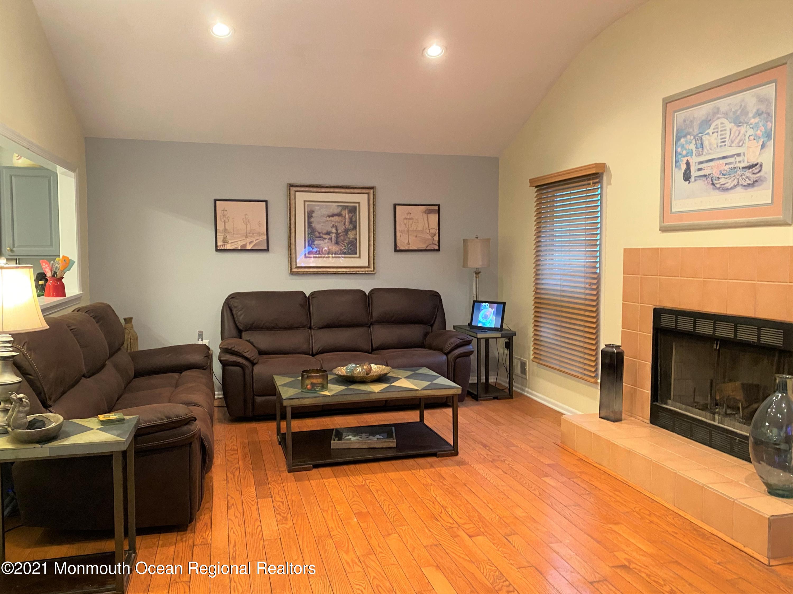 8 Rue Monet Jackson, NJ 08527 - Photo 19 of 39 Family Room