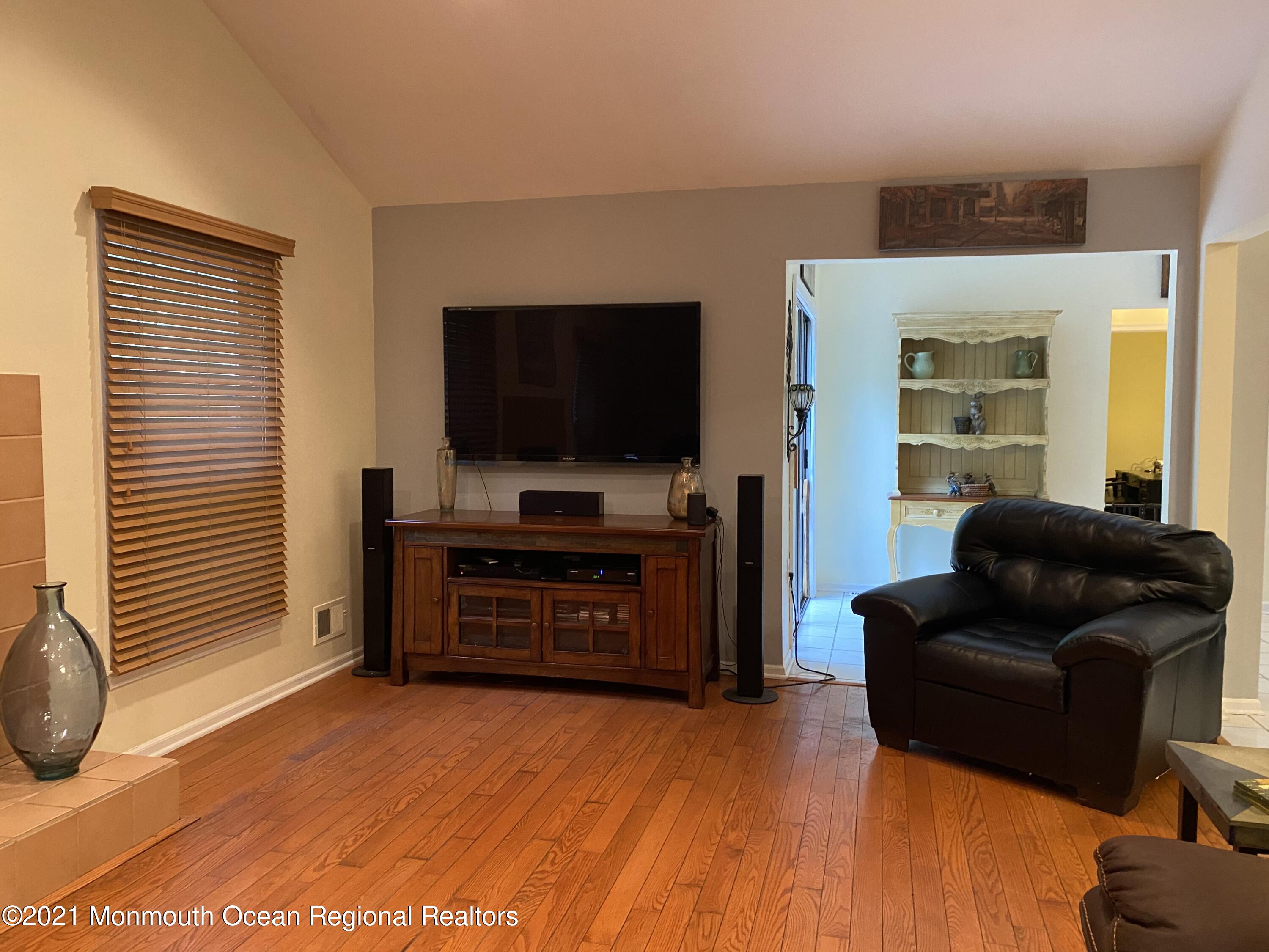 8 Rue Monet Jackson, NJ 08527 - Photo 20 of 39 Family Room