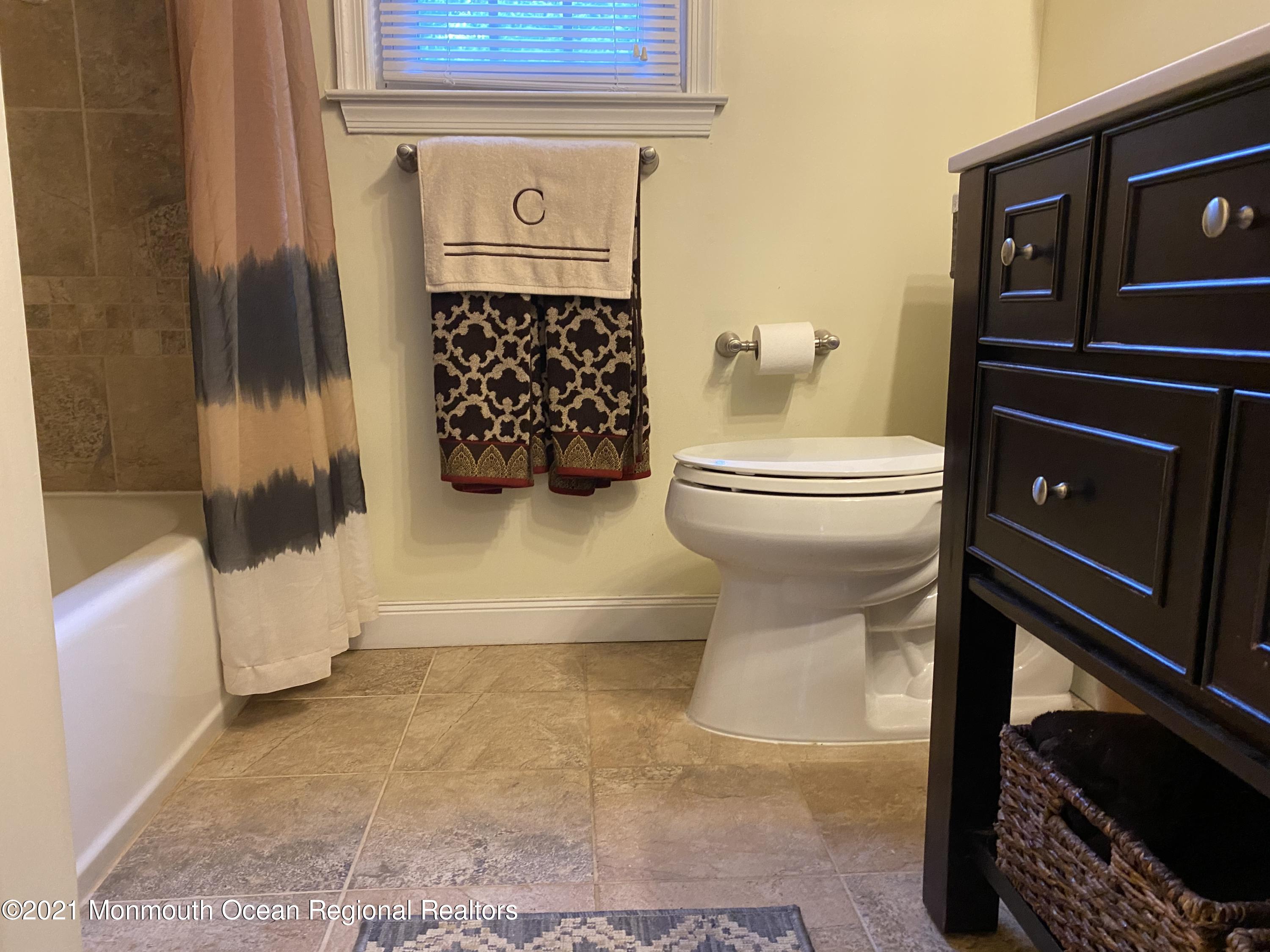 8 Rue Monet Jackson, NJ 08527 - Photo 30 of 39 Bathroom