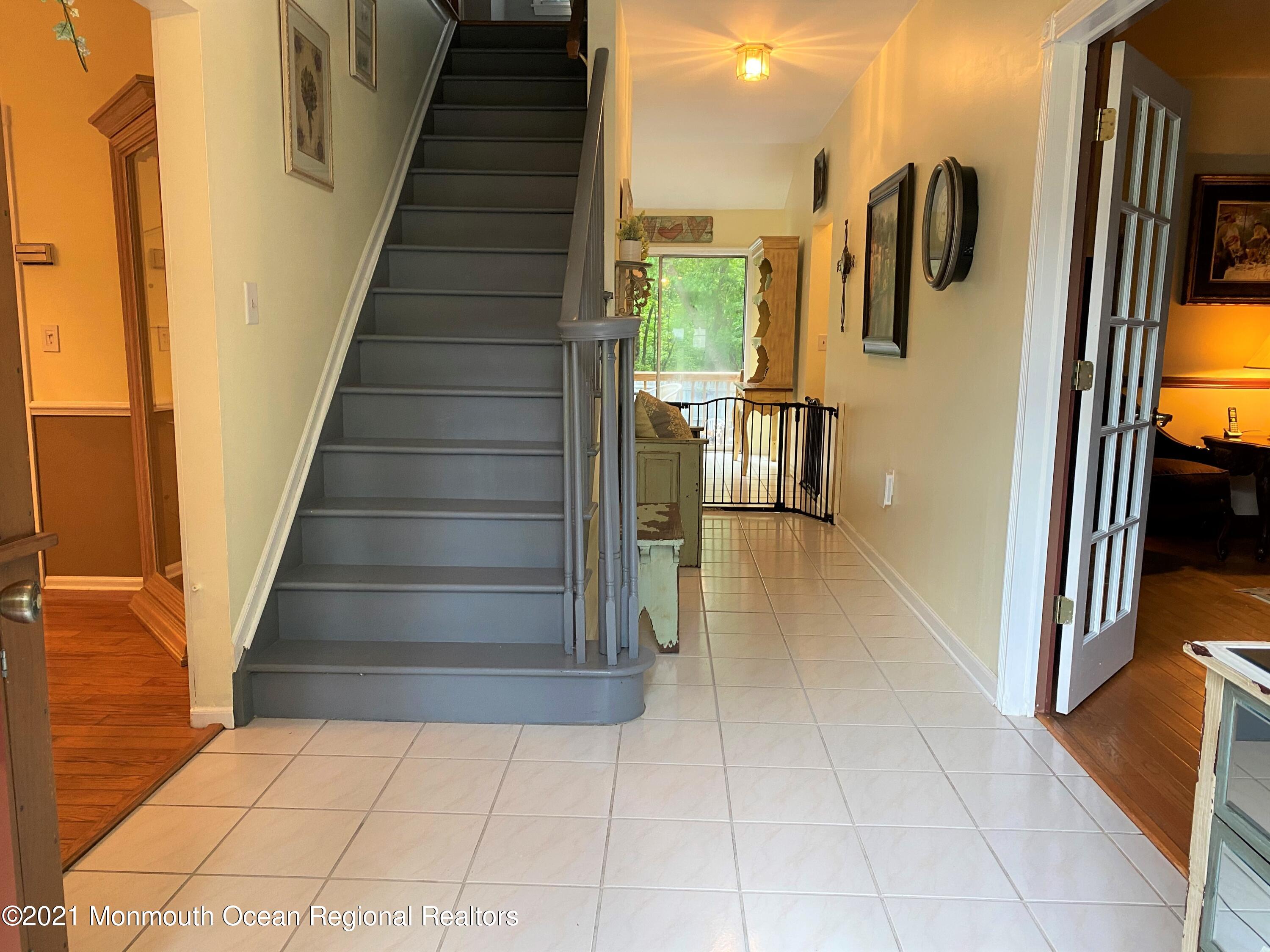 8 Rue Monet Jackson, NJ 08527 - Photo 4 of 39 Foyer