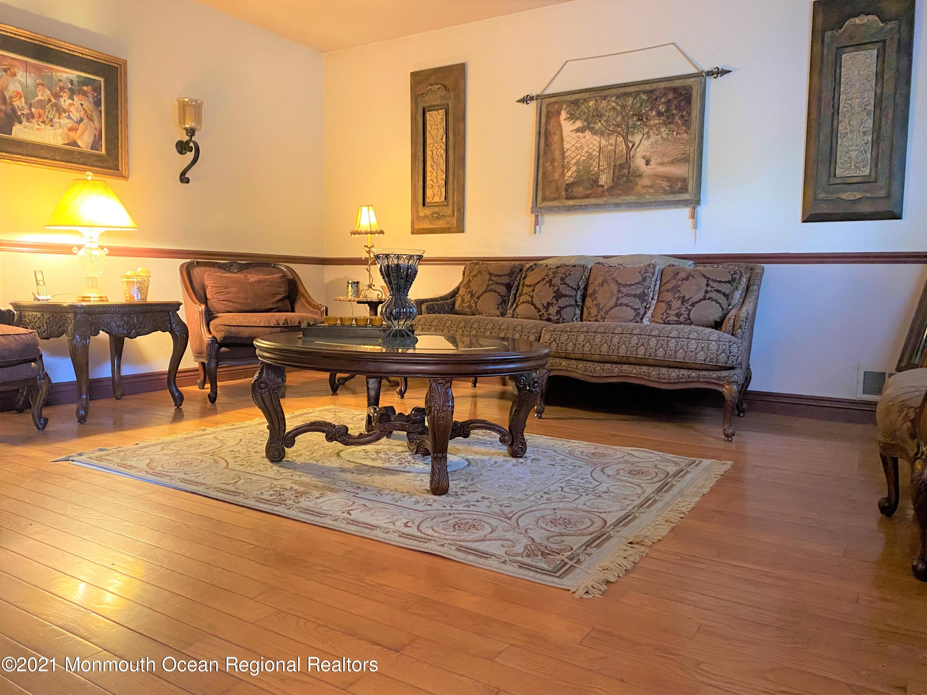 8 Rue Monet Jackson, NJ 08527 - Photo 6 of 39 Living Room