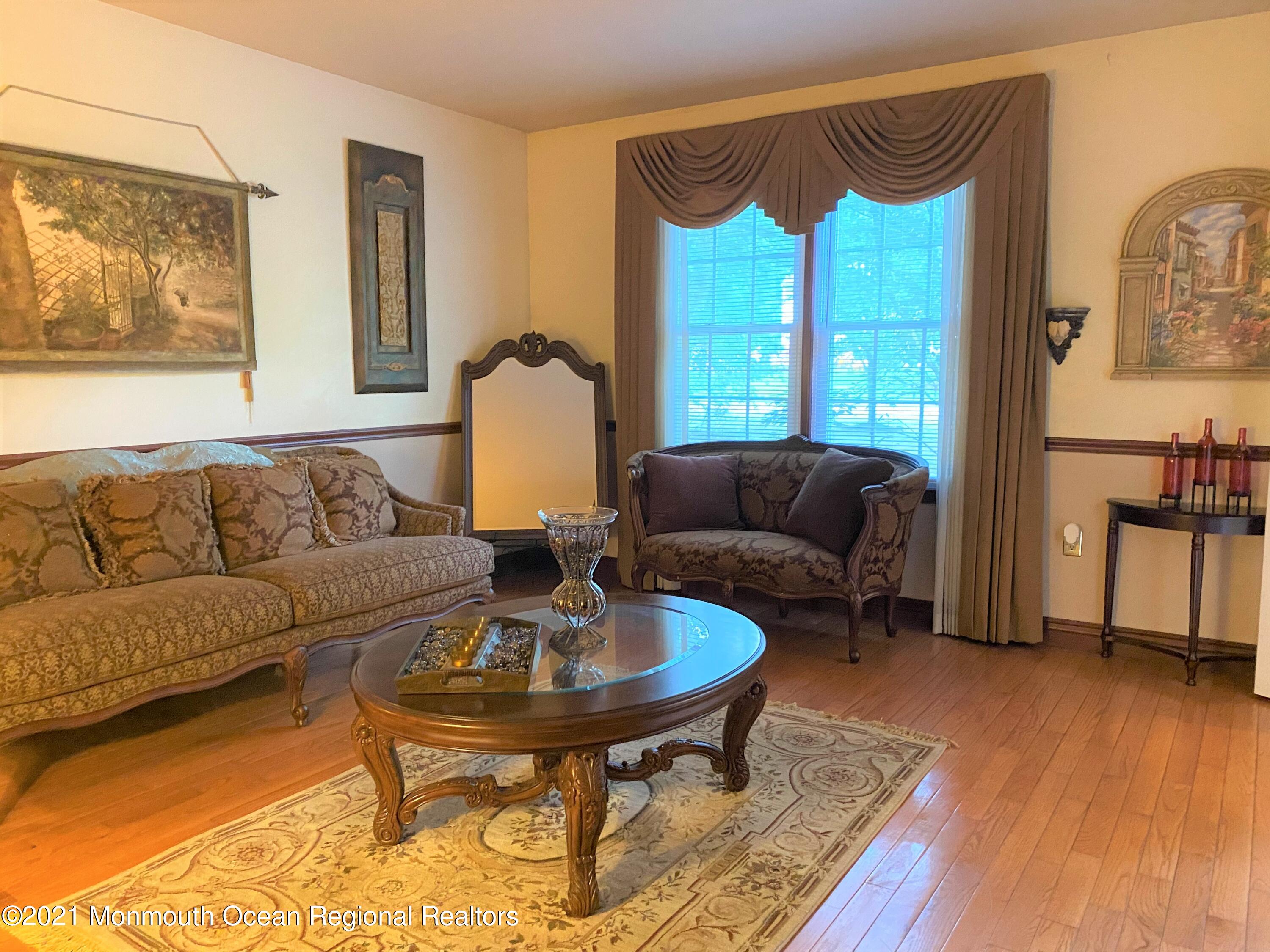 8 Rue Monet Jackson, NJ 08527 - Photo 7 of 39 Living Room