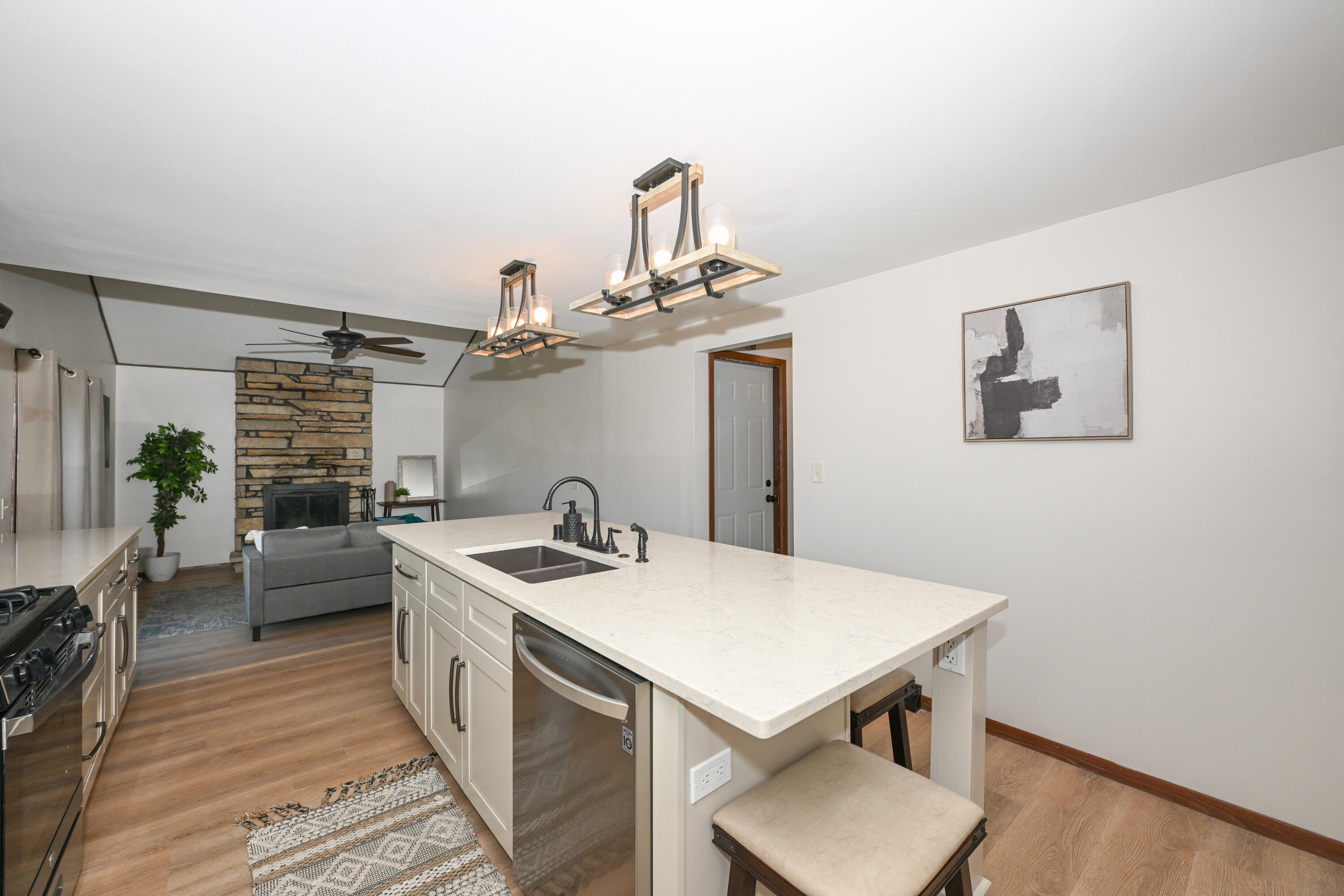 11606 West Ryan Road Franklin, WI 53132 - Photo 11 of 44 large island with seating