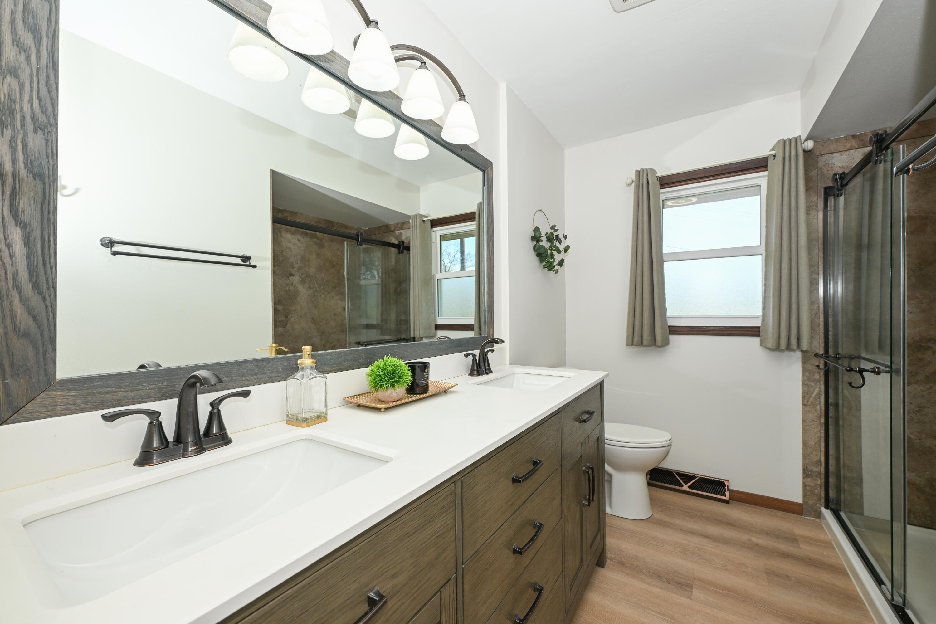 11606 West Ryan Road Franklin, WI 53132 - Photo 16 of 44 double sinks