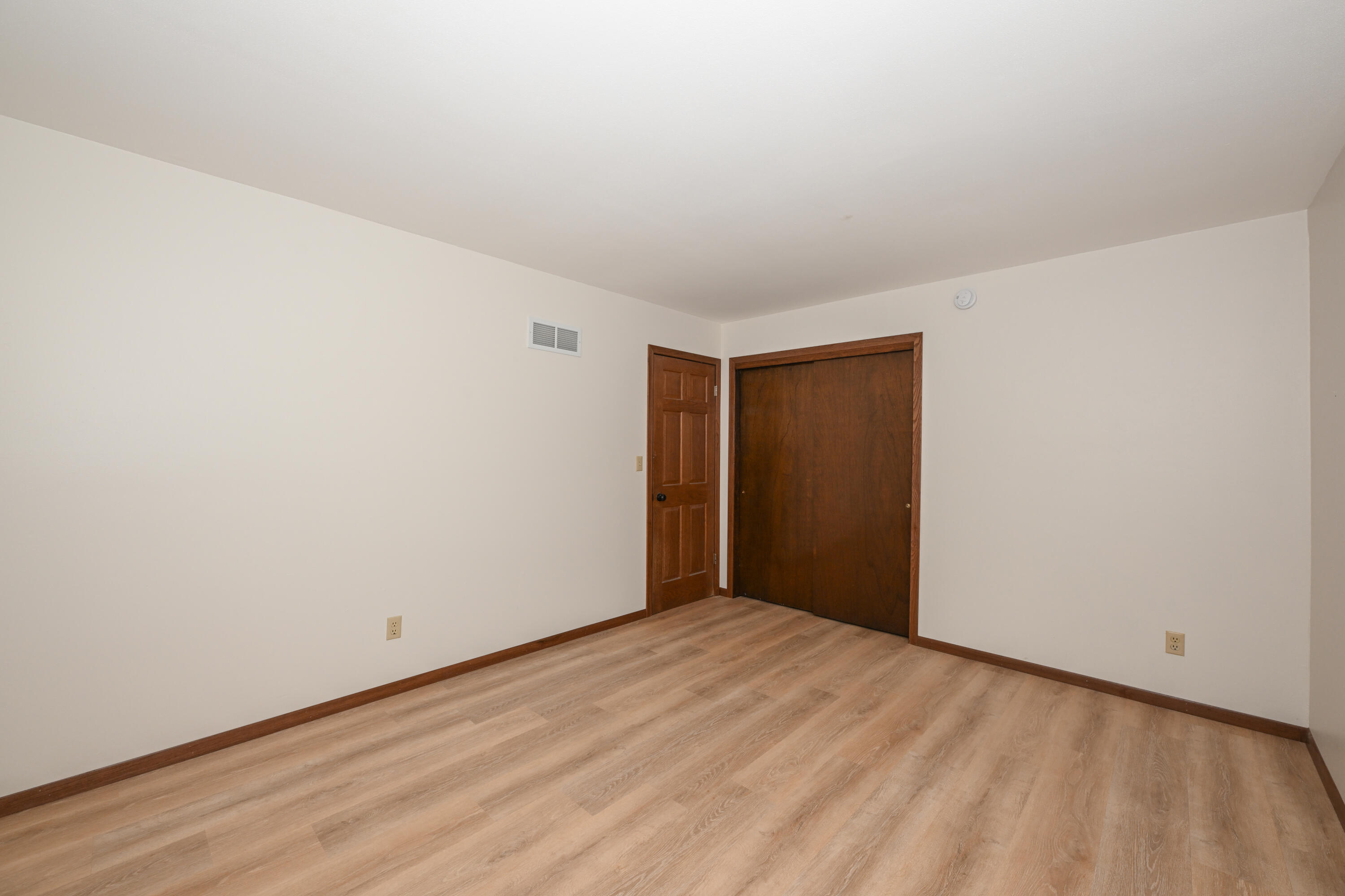 11606 West Ryan Road Franklin, WI 53132 - Photo 21 of 44 closet in bedroom 3