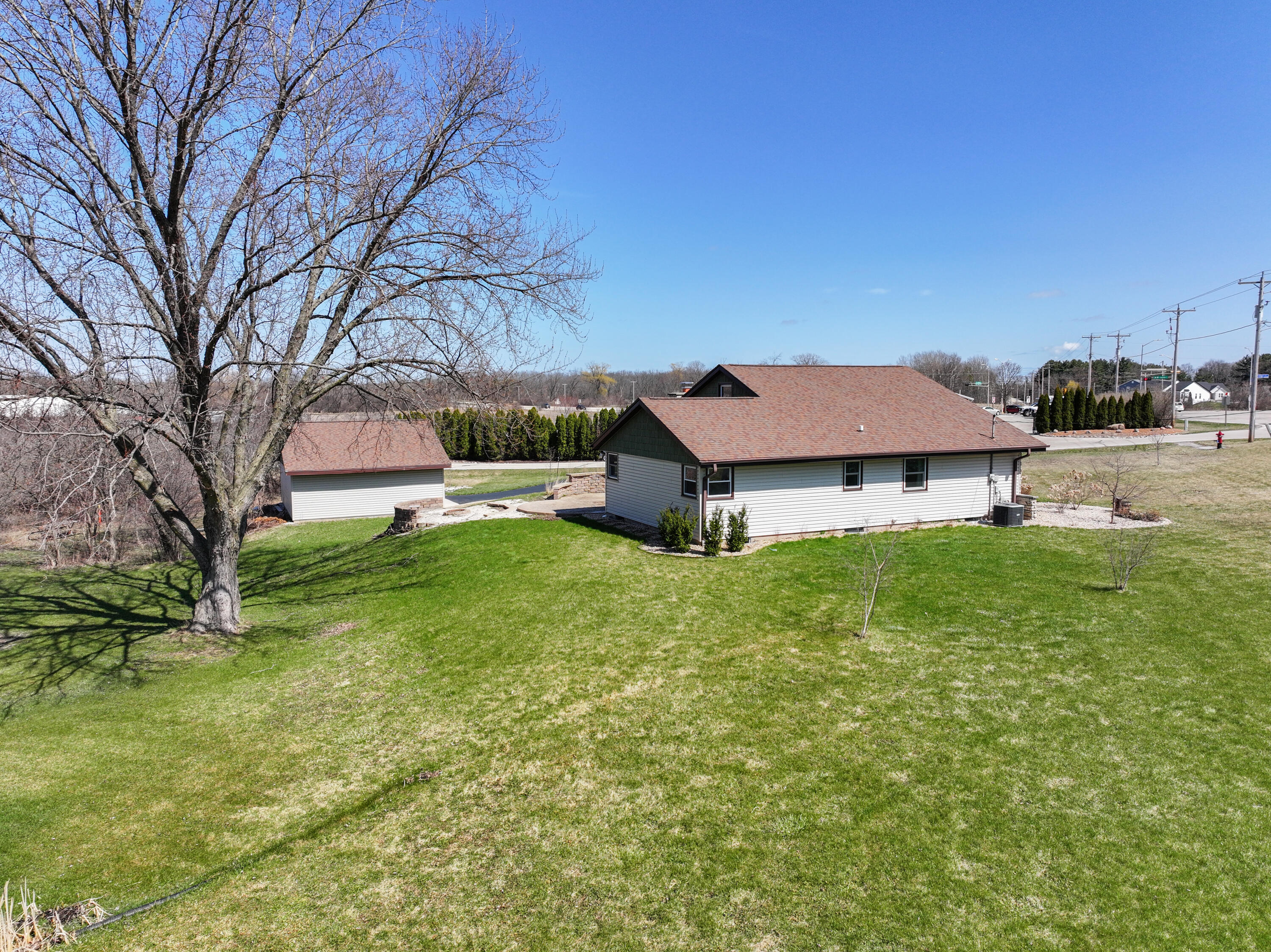 11606 West Ryan Road Franklin, WI 53132 - Photo 43 of 44 side view