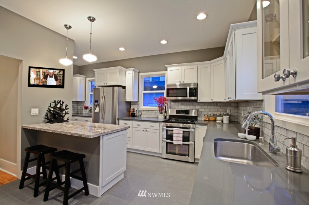 128 North 49th Street Seattle, WA 98103 - Photo 5 of 12 Gallery Image 5
