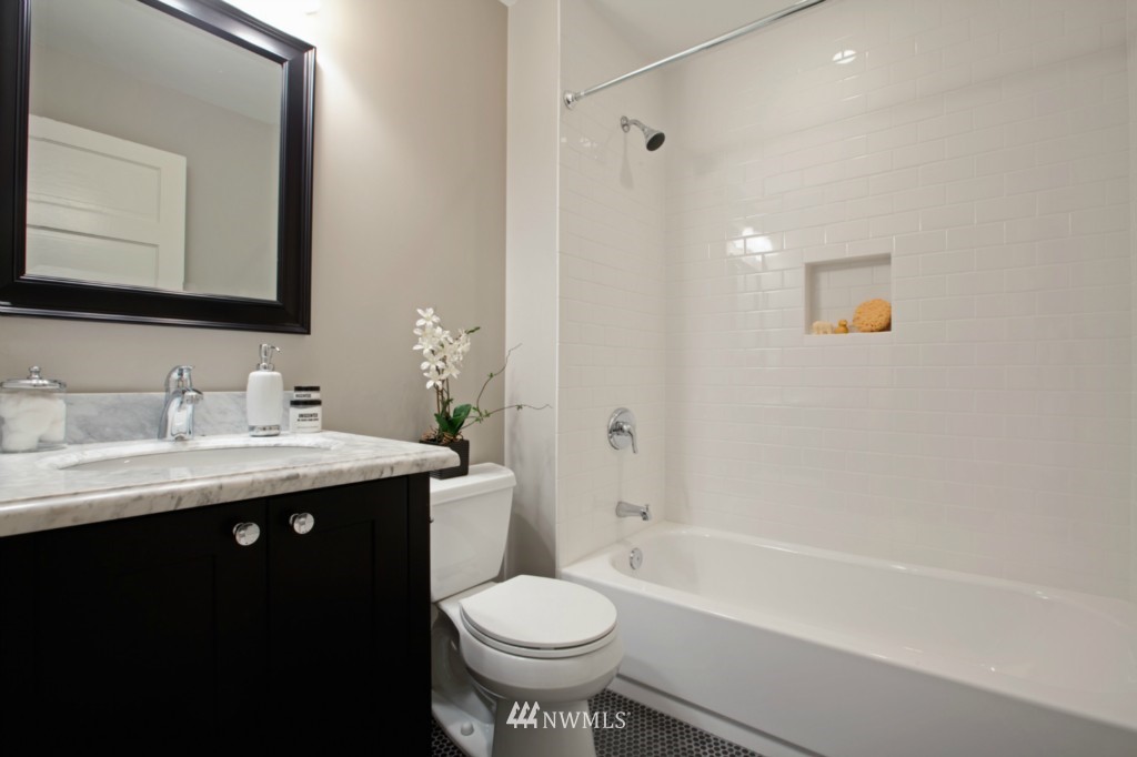 128 North 49th Street Seattle, WA 98103 - Photo 8 of 12 Gallery Image 8