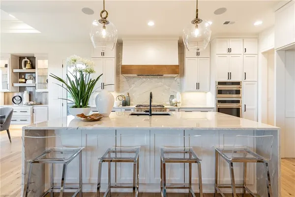 $2,245,000 | 13719 Alhambra Street, Leawood, KS 66224