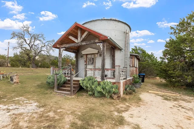 $1,420,000 | 1447 Royal Oaks Loop, Fredericksburg, TX 78624