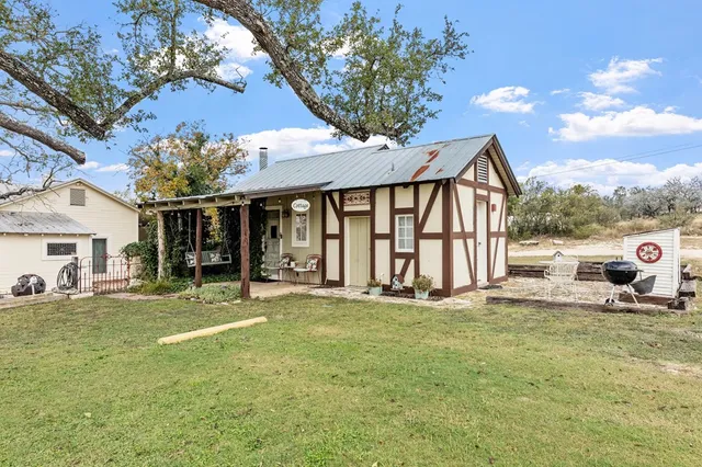$1,420,000 | 1447 Royal Oaks Loop, Fredericksburg, TX 78624