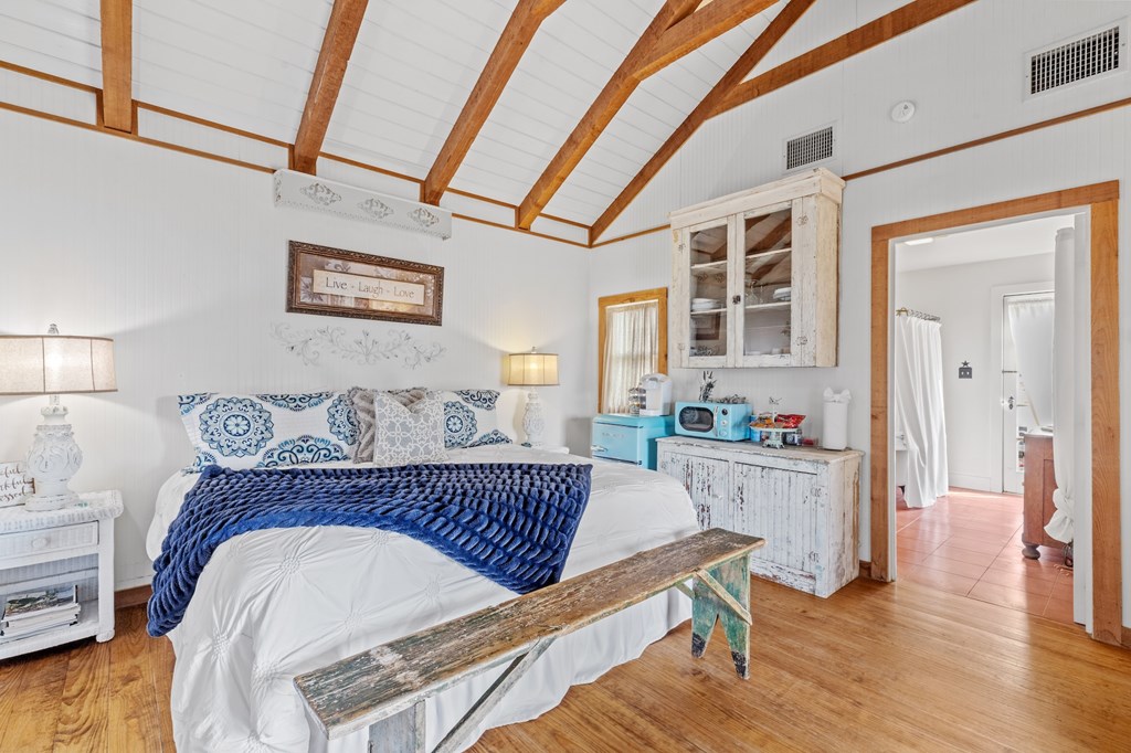 1447 Royal Oaks Loop Fredericksburg, TX 78624 - Photo 69 of 98 a living room with furniture and a table