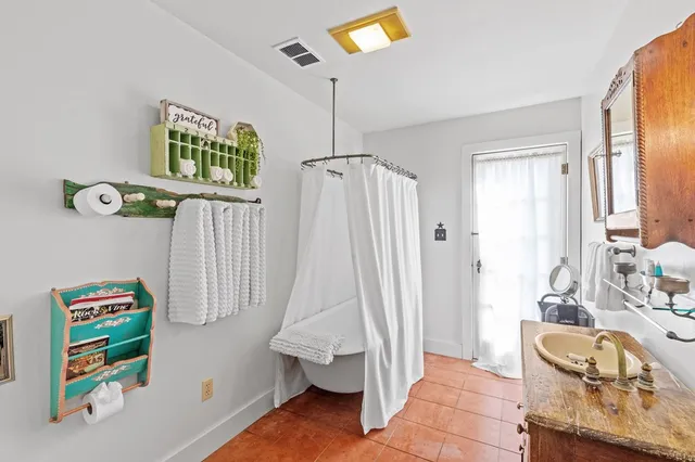 $1,420,000 | 1447 Royal Oaks Loop, Fredericksburg, TX 78624