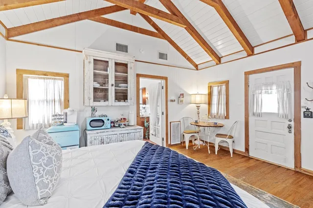 $1,420,000 | 1447 Royal Oaks Loop, Fredericksburg, TX 78624