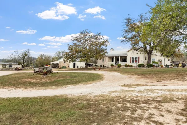 $1,399,000 | 1447 Royal Oaks Loop, Fredericksburg, TX 78624
