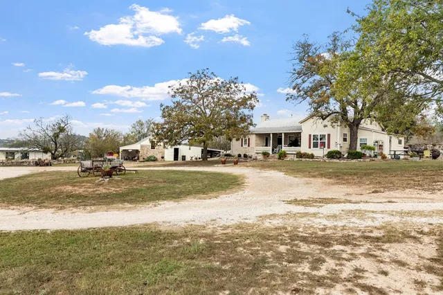 $1,420,000 | 1447 Royal Oaks Loop, Fredericksburg, TX 78624
