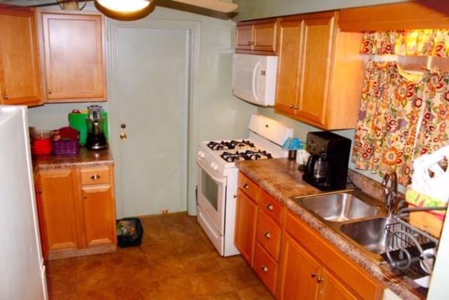 309 Copeland Street McKees Rocks, PA 15136 - Photo 3 of 13