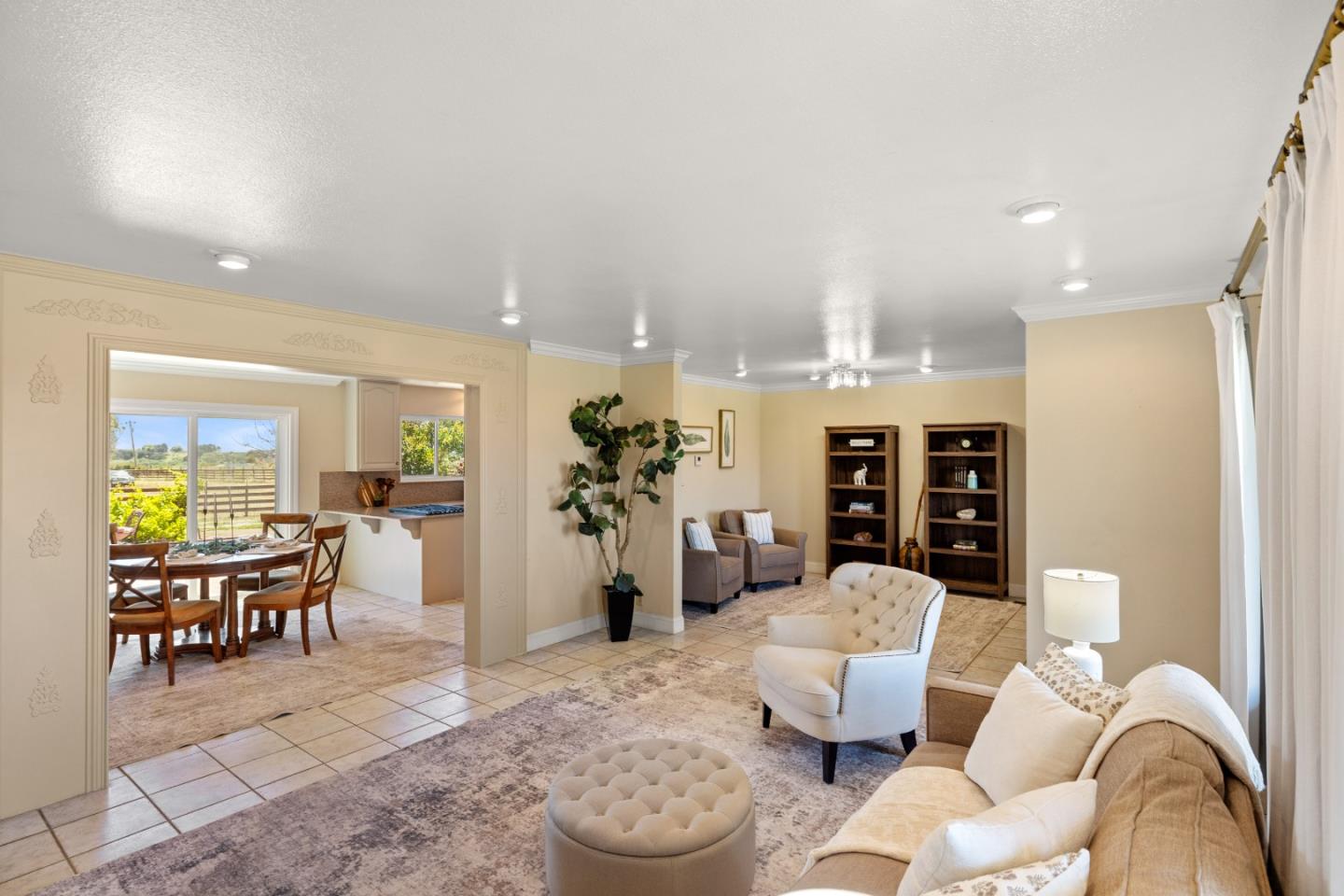 268 Espinosa Road Salinas, CA 93907 - Photo 5 of 23